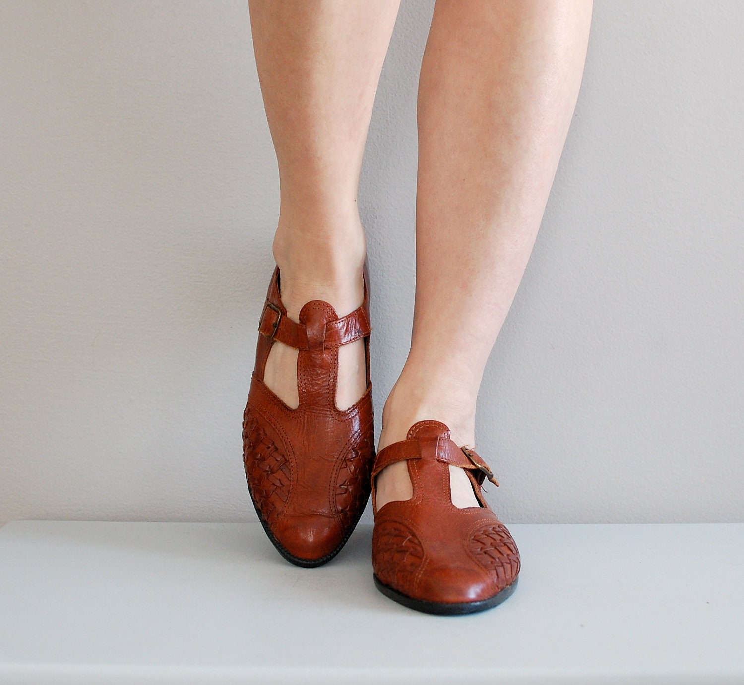 t-strap wedge sandals / 80s leather sandals / leather wedges