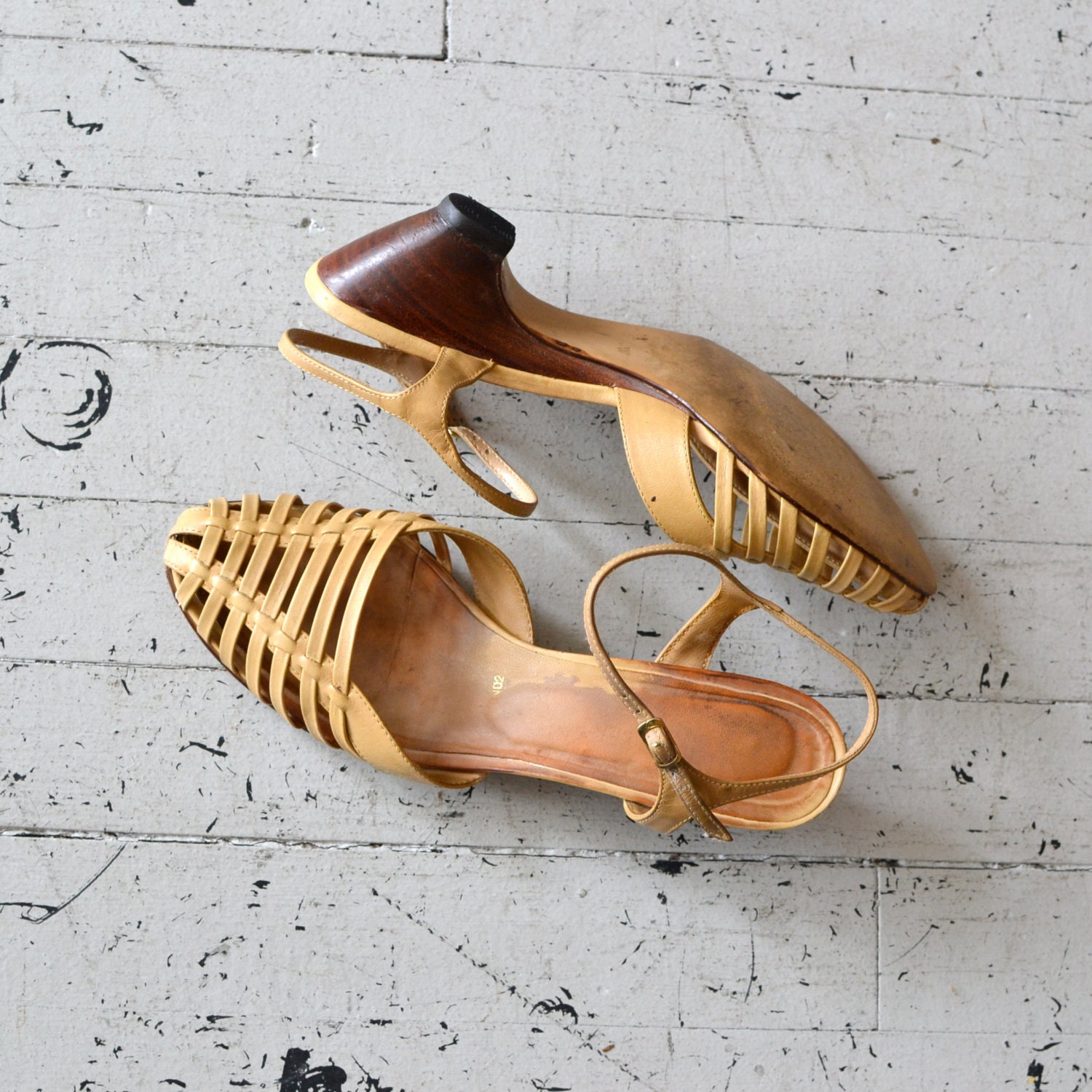 vintage 70s sandals / 1970s shoes / Sausalito heels