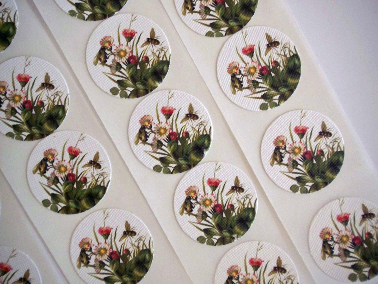 Stickers Bees Flowers Envelope Seals Wedding Party Favor S048