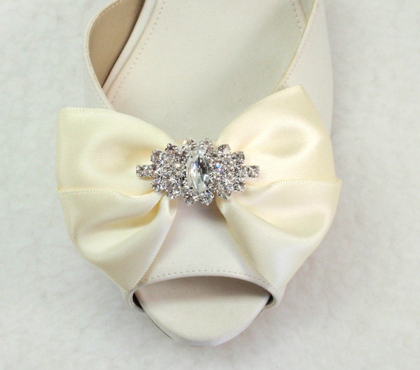 Bridal Ivory/ Cream Shoe Clips Wedding Bow Crystal by