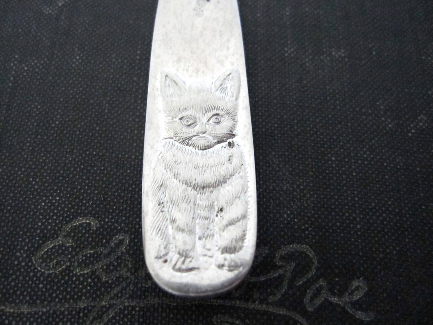 Cat Knife