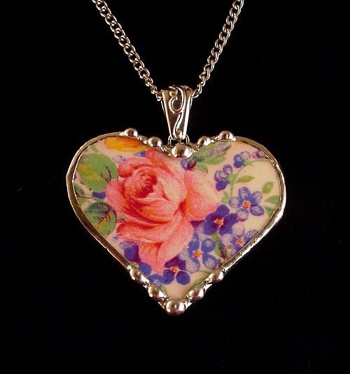 Broken china jewelry heart pendant necklace antique Rosalynde chintz rose and forget me nots