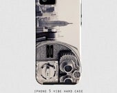 iPhone 5 case - New York City print, urban iPhone 5 case - Viewpoint in Black and White -  NYC print, viewfinder, NYC skyline,  iPhone 5