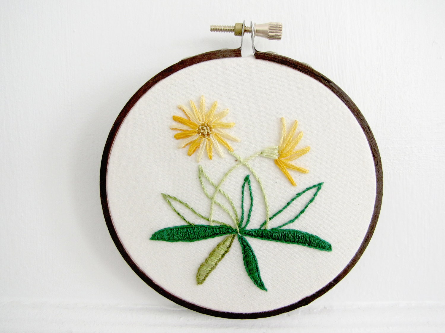Embroidery Hoop Art - Golden Daisies