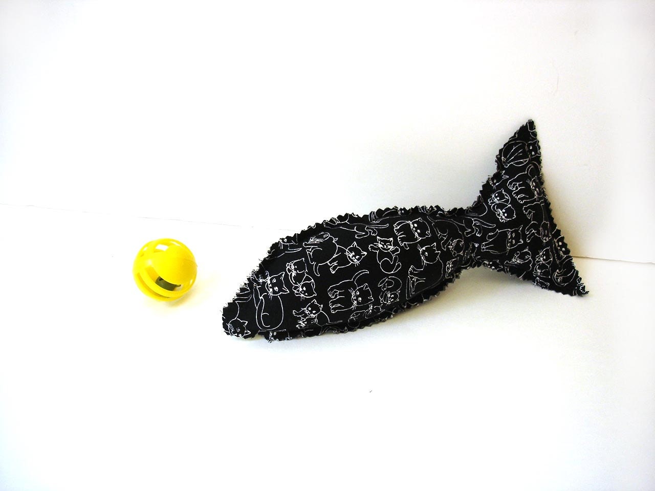 Catnip cat toy fish black and white, organic catnip