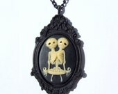 Conjoined Twins Siamese Twins Cameo Necklace