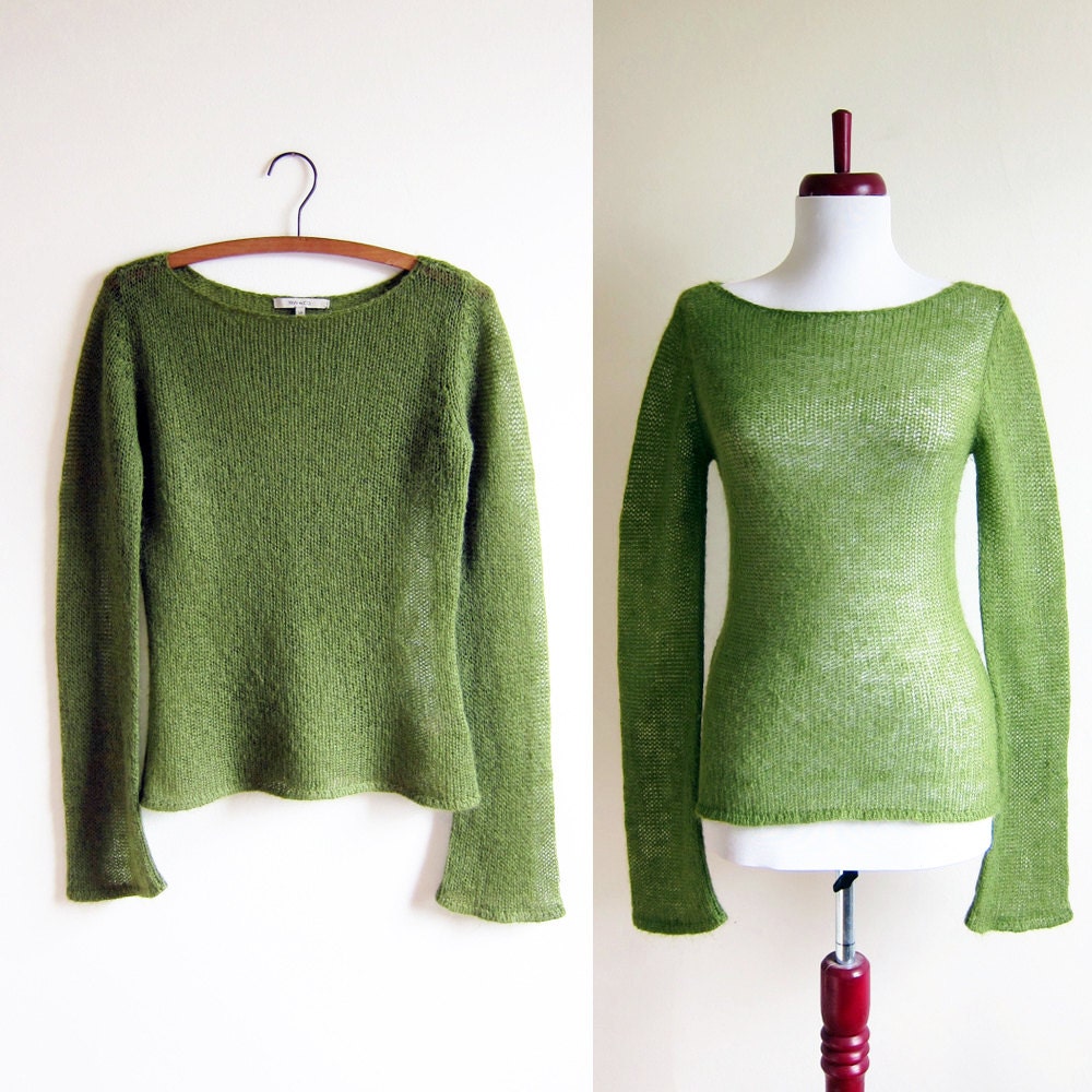 Vintage 1990s Sweater / OLIVE GREEN Boat Neck Loose Knit Spring Sweater / Size Small