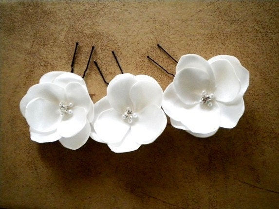 5 Soft white mini flower pins with Rhinestones and pearls handmade wedding