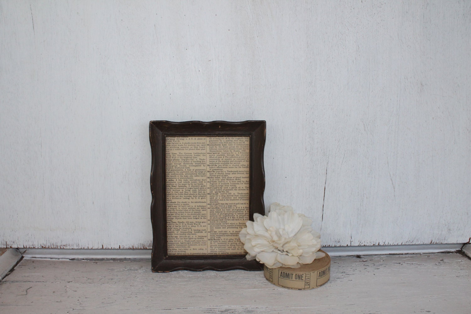 Vintage Dainty Wooden Frame