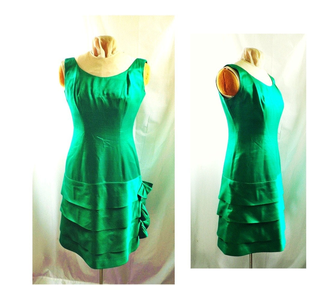 1960s wiggle dress / Emerald Green 60s cocktail dress / the emerald city dress