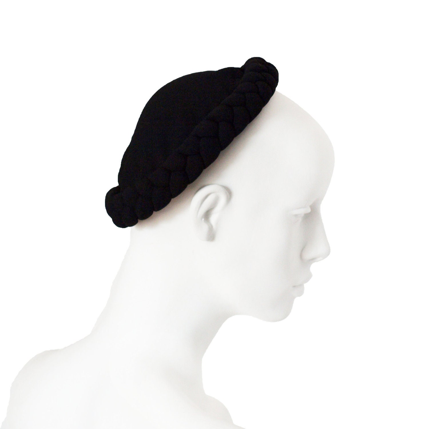 Vintage 1930s plaited edge skull cap hat in black crepe one size fits all