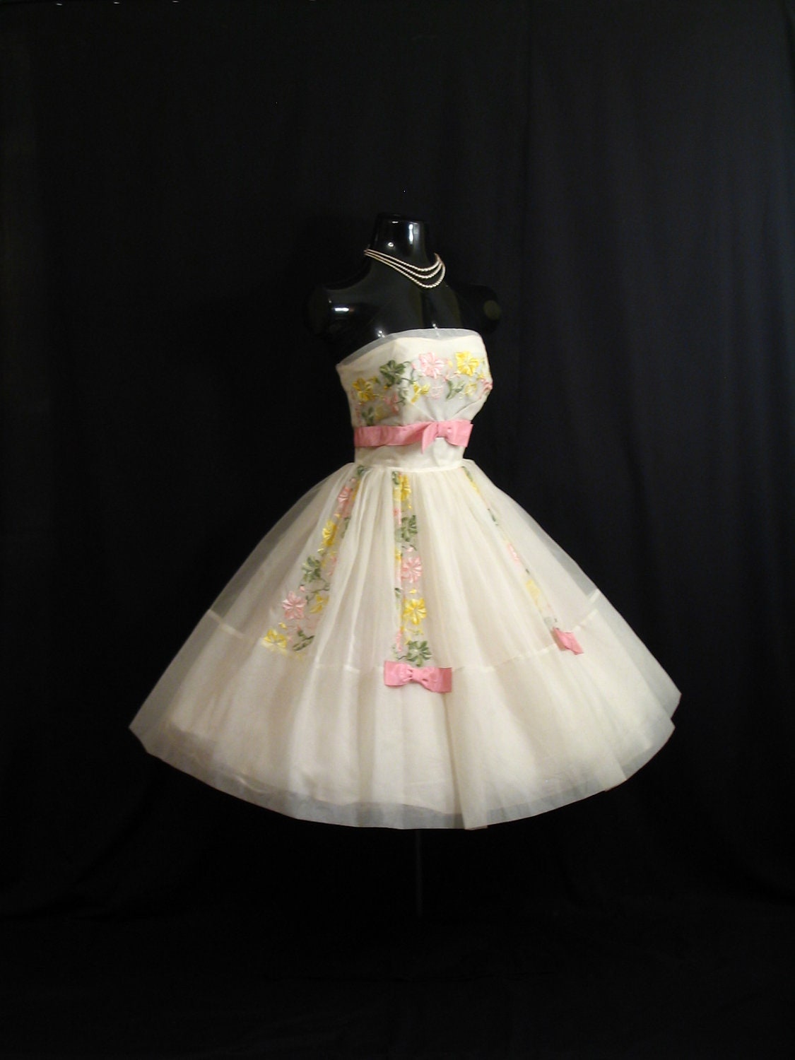 Vintage 1950's 50s STRAPLESS White Pastel Embroidered CHIFFON Organza Party Prom Wedding Dress Gown