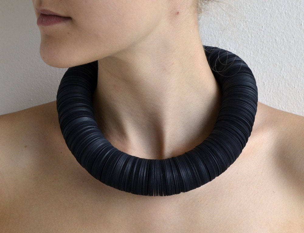 Statement Necklace made of black paper: CARTA L