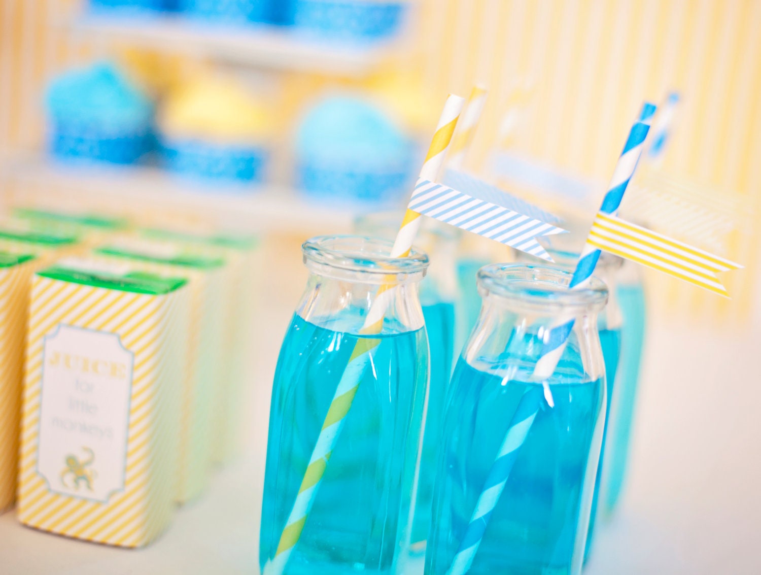 DIY Printable Straw Flags - Blue Monkey Party