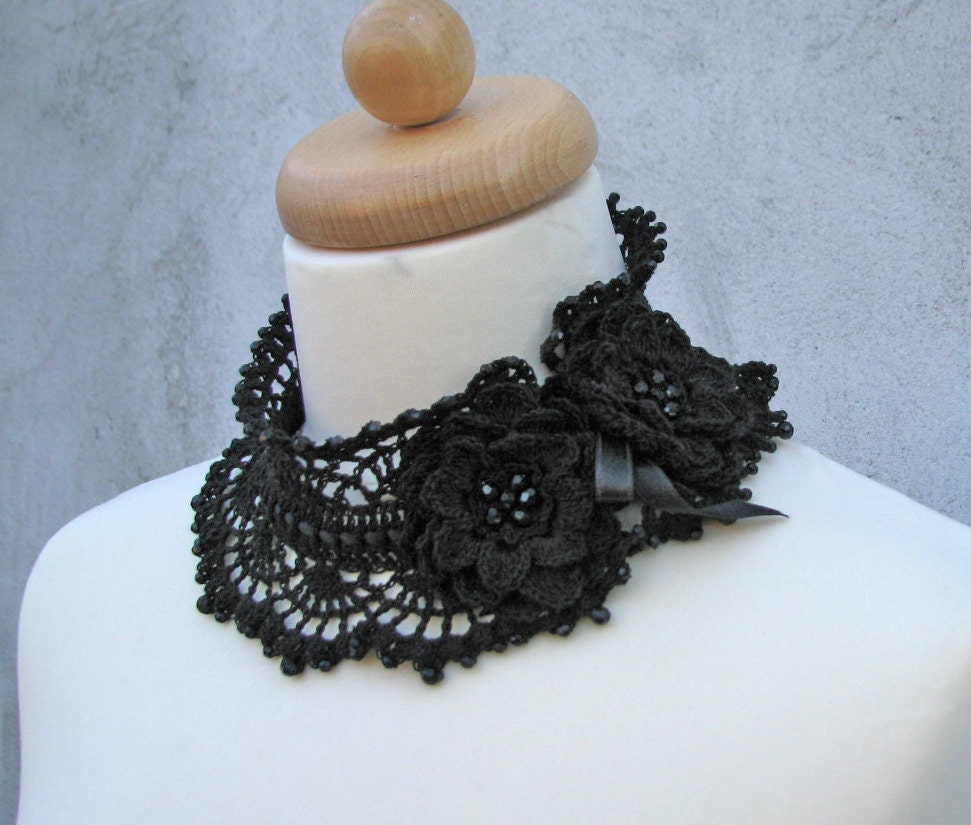 Versailles style Marie Antoinette Beadwork jewelry Crocheted BLACK glass beads choker/necklace