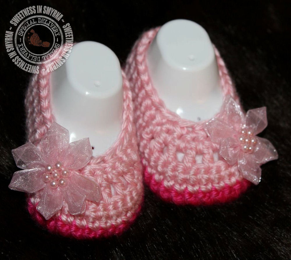 Crochet Baby Booties - Baby Girl Booties - Ballet Slippers - Flower Shoes - Newborn and 0-3 months READY TO SHIP