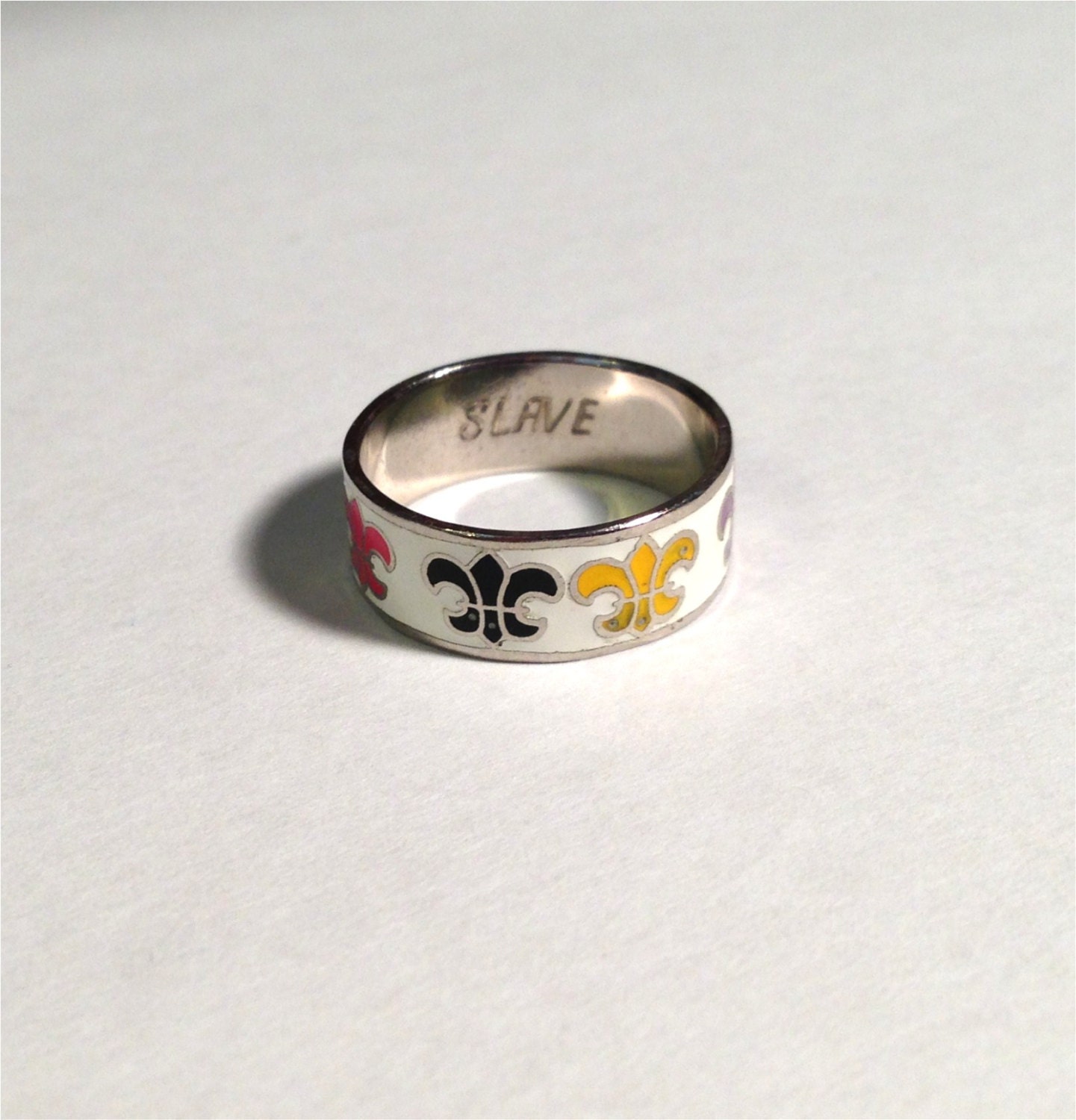 Vintage Fleur De Lis White Enamel Ring