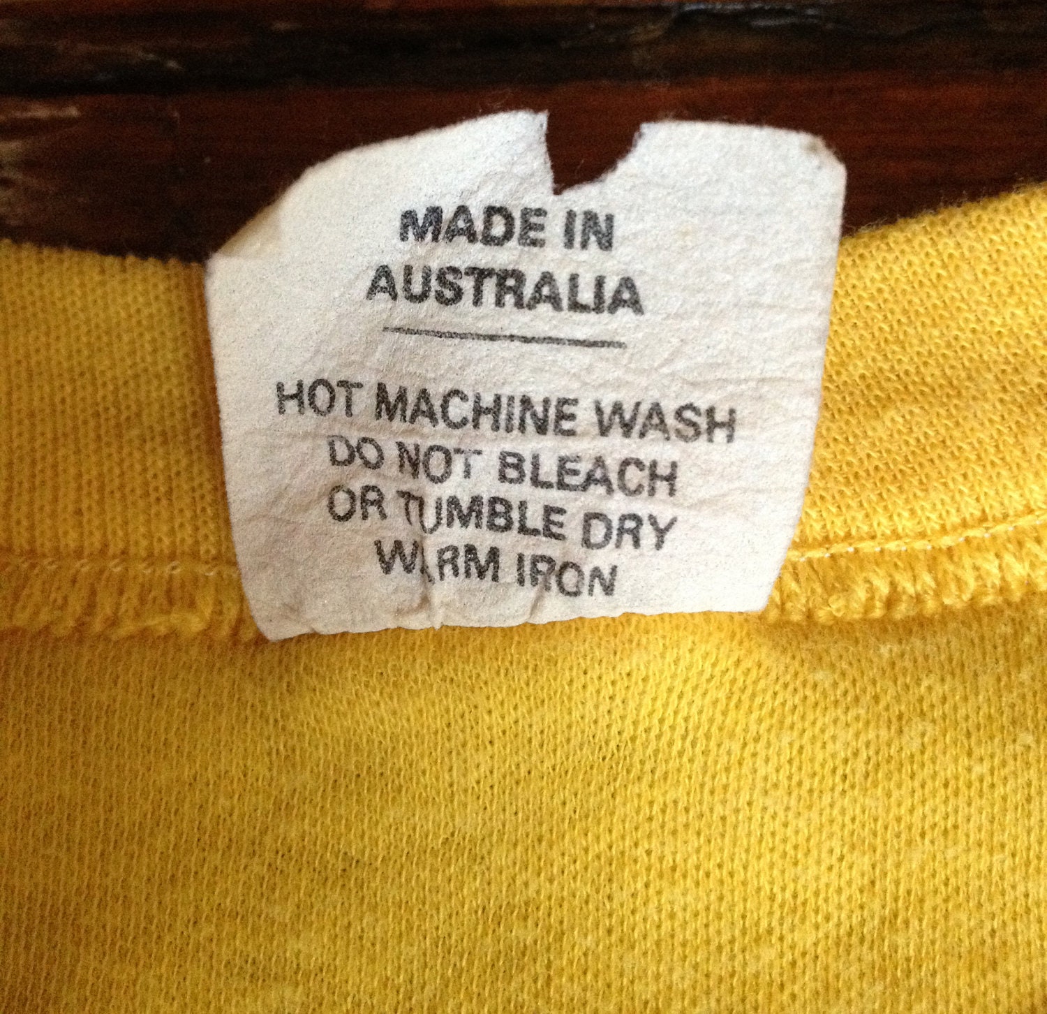 SALE Five dollar Shipping - Yellow Ken Maynard Aussie World 70s / 80s T-shirt with Kangaroos and Aussie Flag size S