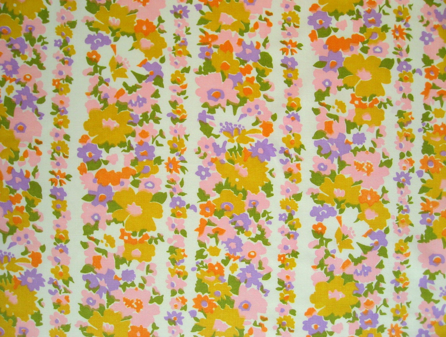 Vintage floral fabric FQ