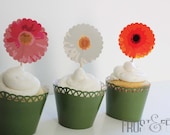 Daisy shower cupcake topper and wrapper set