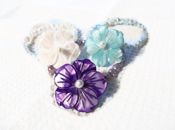 Flower Pearl Bracelet, MOP Shell Flower, Pearl Bracelet, Wrist Corsage, White Bridal Bracelet, Mint Green, Purple