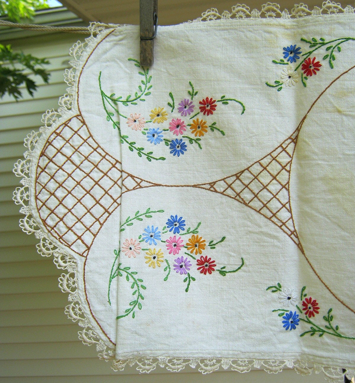 Vintage Dresser Scarf Floral Embroidery Crochet Trim Table Linens