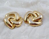 Triple Triangle Gold Tone Shoe Clips