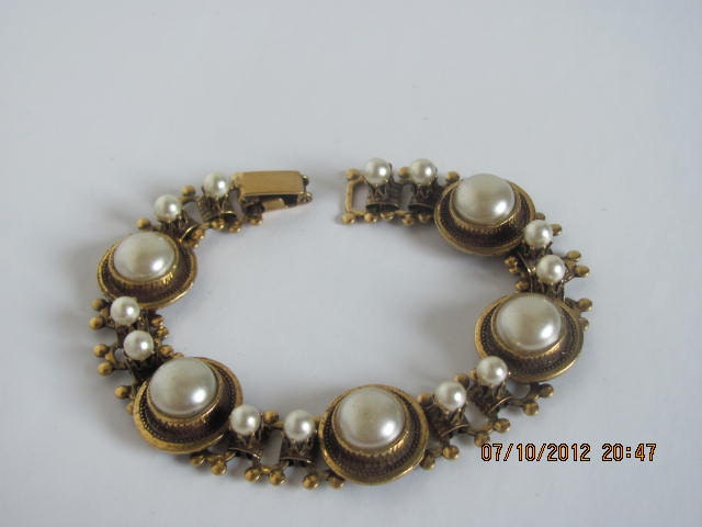 Link Bracelet With Pearls and Antiqued Goldtone-Vintage Art Deco