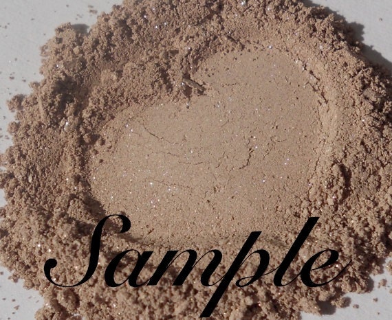 SAMPLE foundation mineral makeup vegan . Alabaster for fair cool skin tone