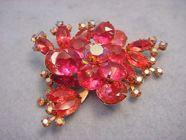 Vintage 1950s Rhinestones/  Brooch/ Earrings/ Demi Parure/ Pink / BEAU JEWELS