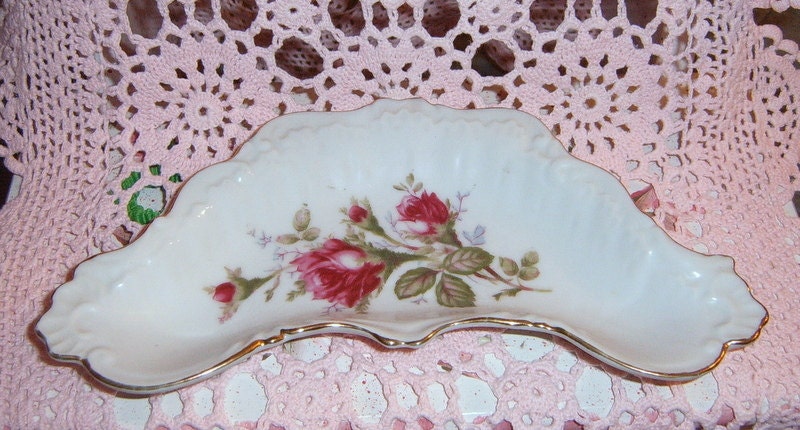 RESERVED RESERVED Vintage, Moss Rose Trinket Dish. Roses, Serving, Ring Holder, Rose Pattern Dish