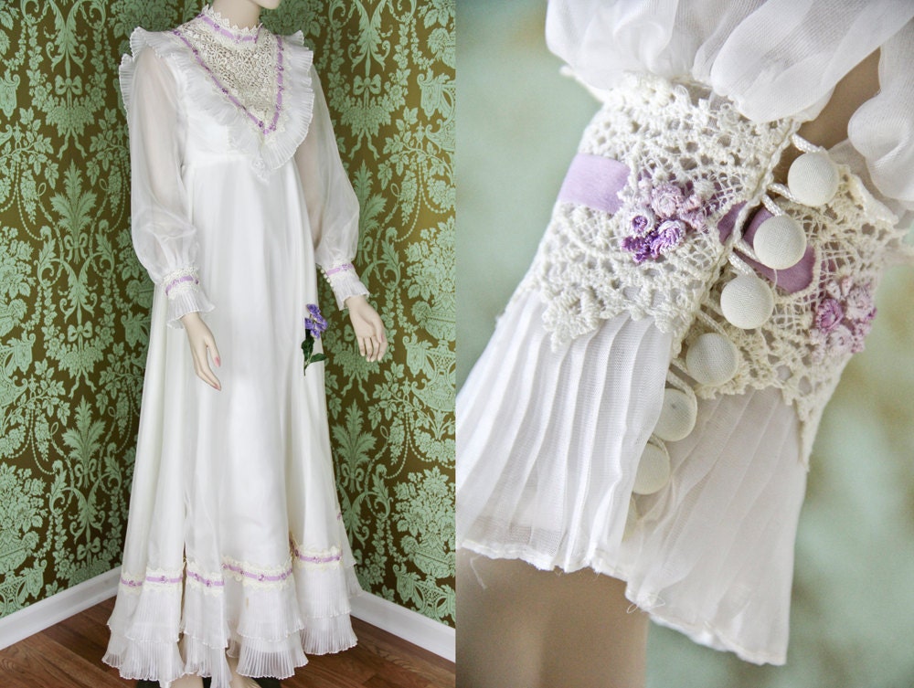 SALE /  wedding gown / 70s wedding dress