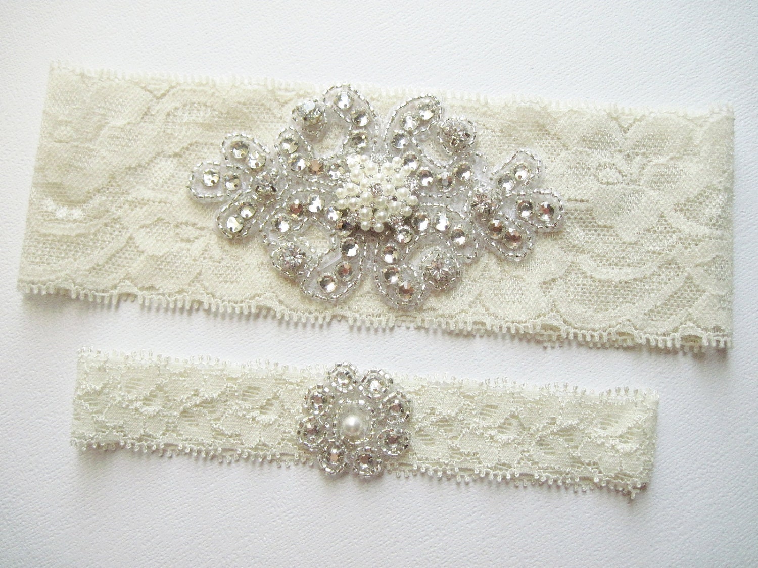 Wedding Garter Pearl-Rhinestone Cluster Jewel IVORY Bridal Ivory Lace Garter Petite Rhinestone Crystal Flower Swarovski Pearl Toss Garter