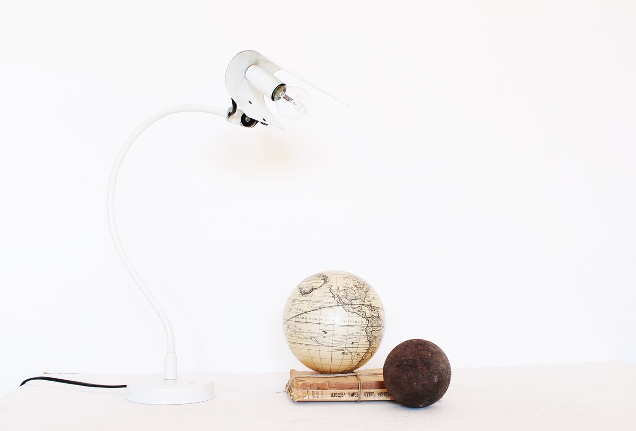 Vintage white modern table lamp - minimalist desk lamp