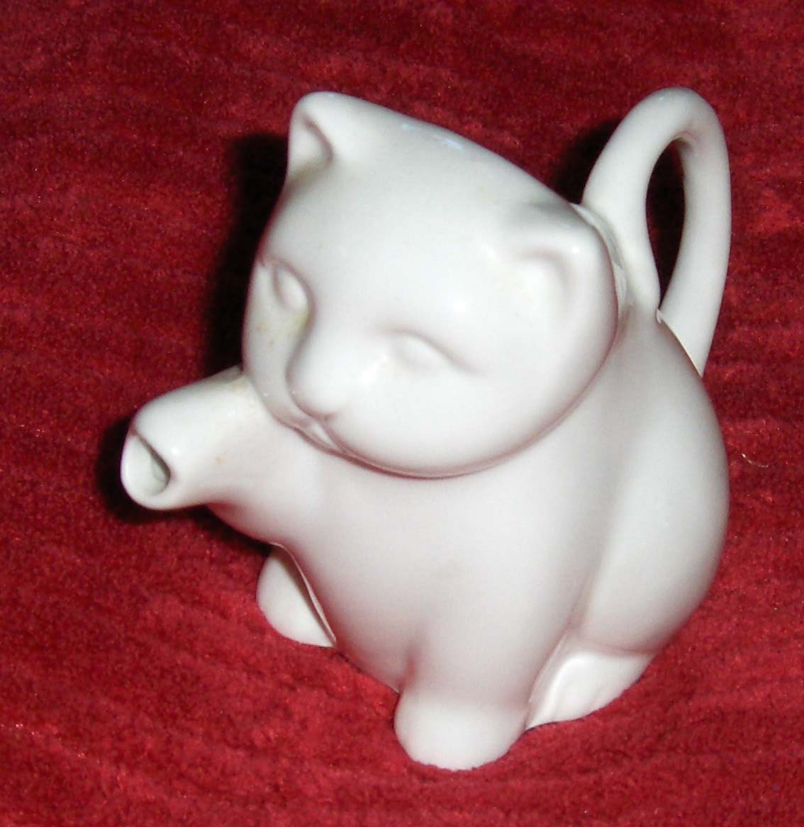 Vtg Cat Figurine Porcelain Ceramic Bone China White Kitten Creamer Collectible Pitcher