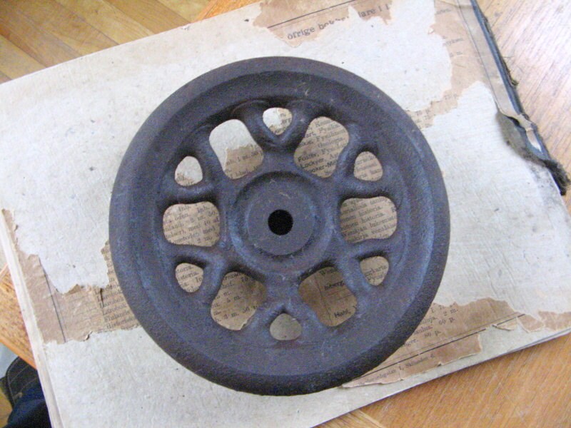 Cast iron sewing machine hand wheel