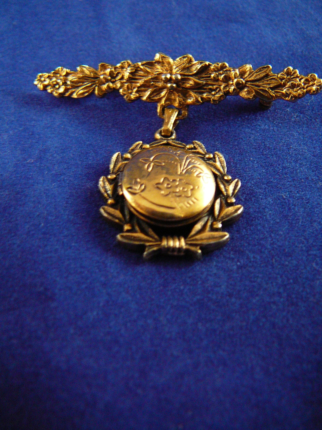 50% OFF Vintage Gold Tone Bar Style With Drop Down Victorian Locket Brooch / Pin