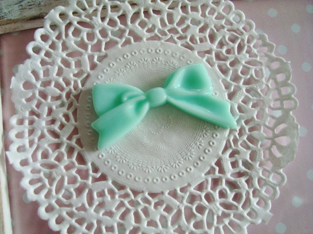 2pcs Cute Bow Flatback Cabochon (color 8)