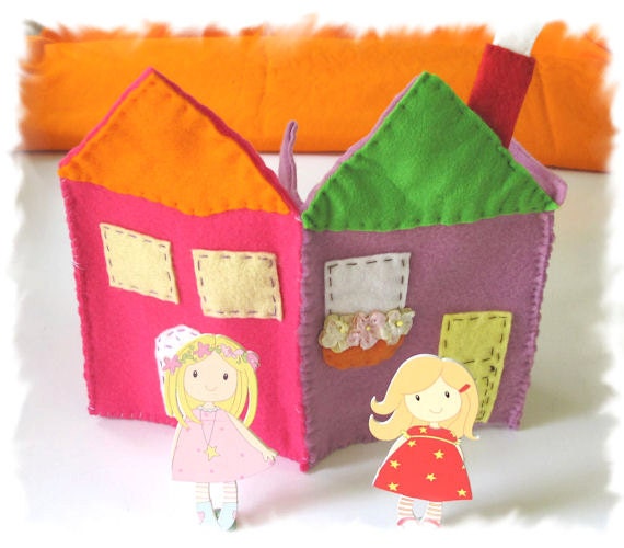 Travel Toy, Wooden Dolls, Waldorf Toy, Felt Cottages