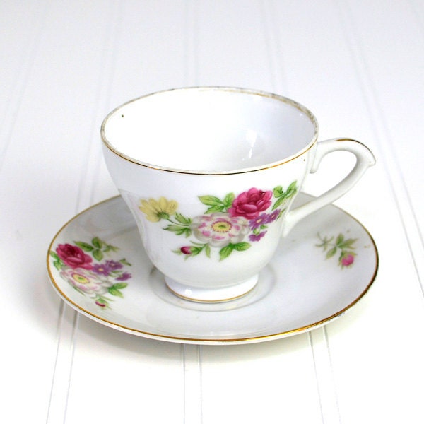 Teacup & Saucer Set with Red and Pink Flower Pattern - Shabby Chic China, White with Gold Trim, Pedestal Style - Made in Japan