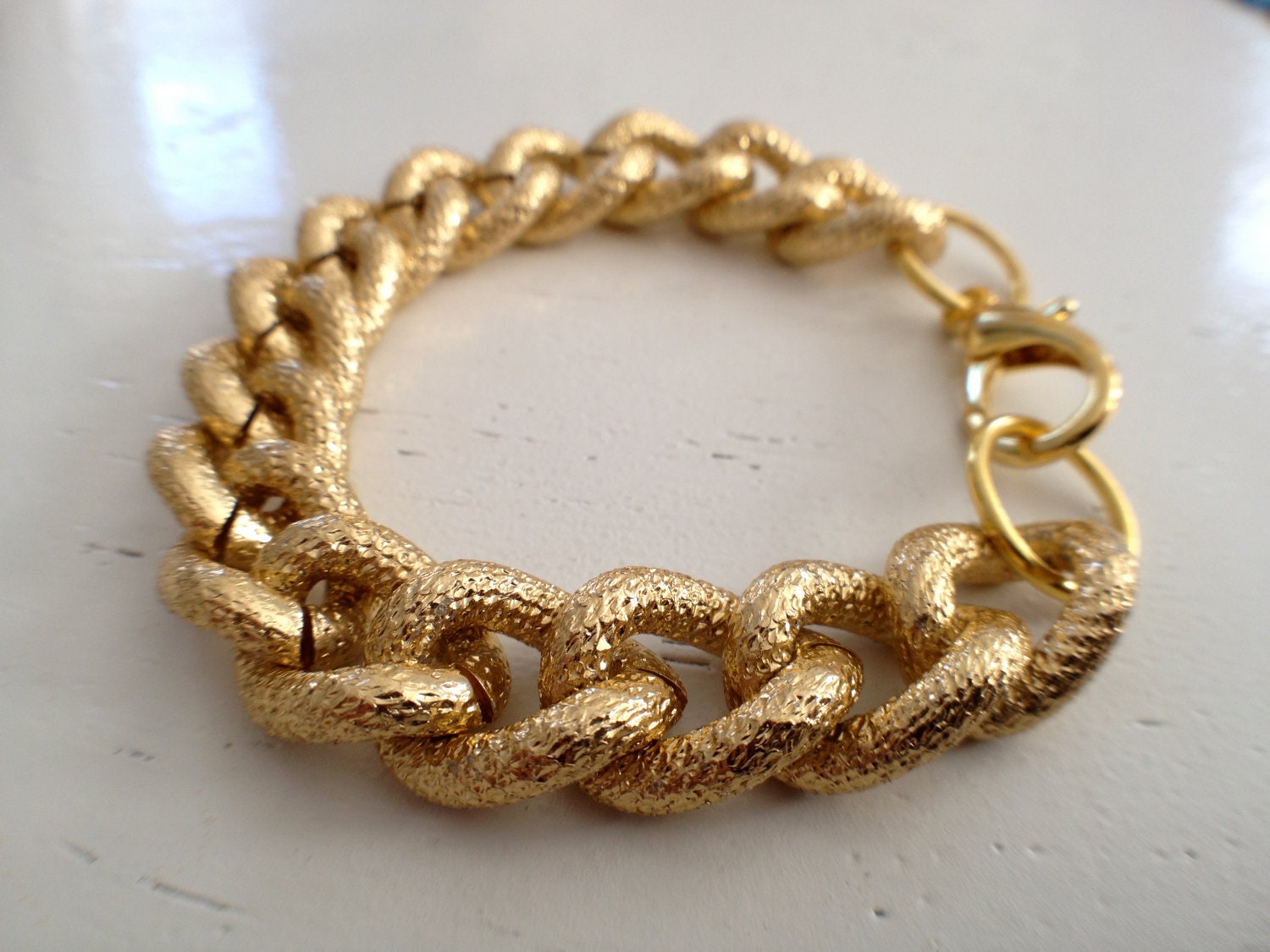 Textured gold chain bracelet