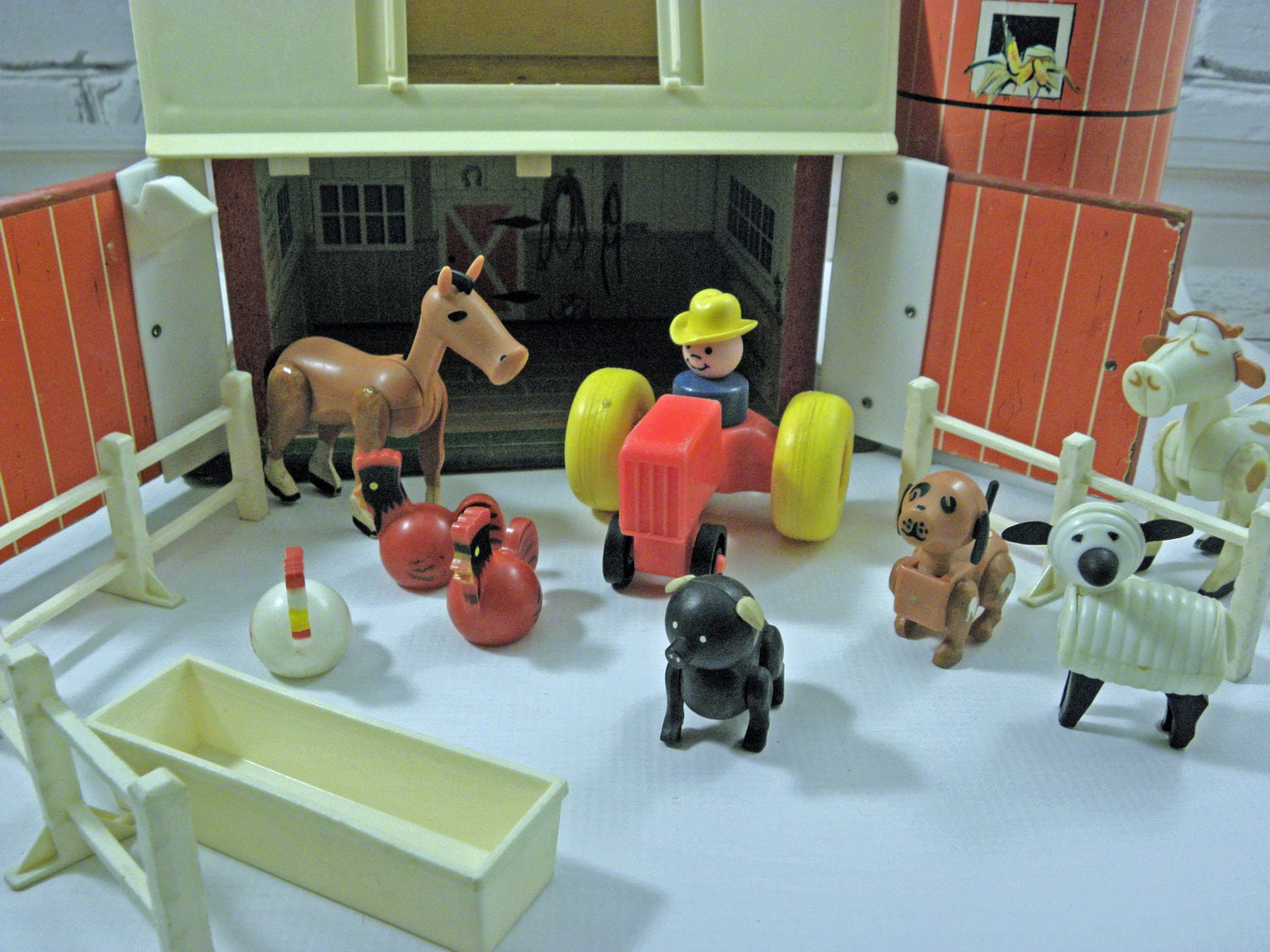 Vintage Fisher Price Play Farm 1967 With Animals Children's Toy