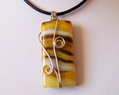 Sale - Wire Wrapped Yellow Onyx Agate Pendant - Necklace - Wire work - Art Jewelry - Agate Necklace - lutita