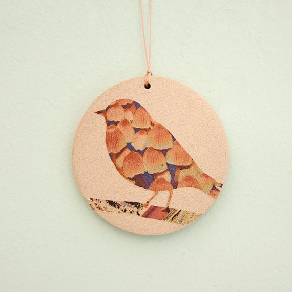 Little bird hanging. Stoneware.