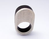 Chiaroscuro ring III