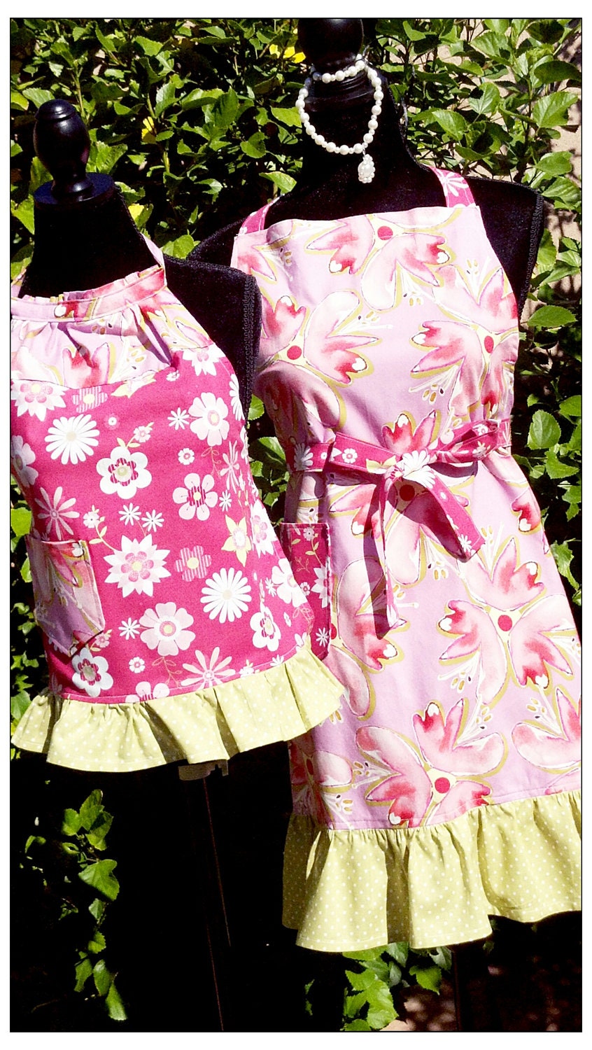 Mommy and Me Aprons - Soft Pink - Fuschia and Green - Floral Aprons