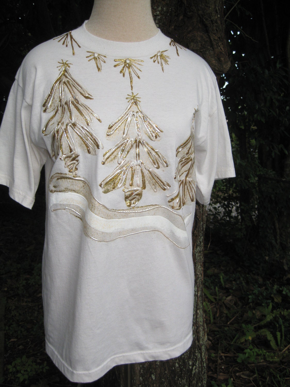 Vintage Christmas tree handmade gold puff paint holiday shirt size Women's Medium