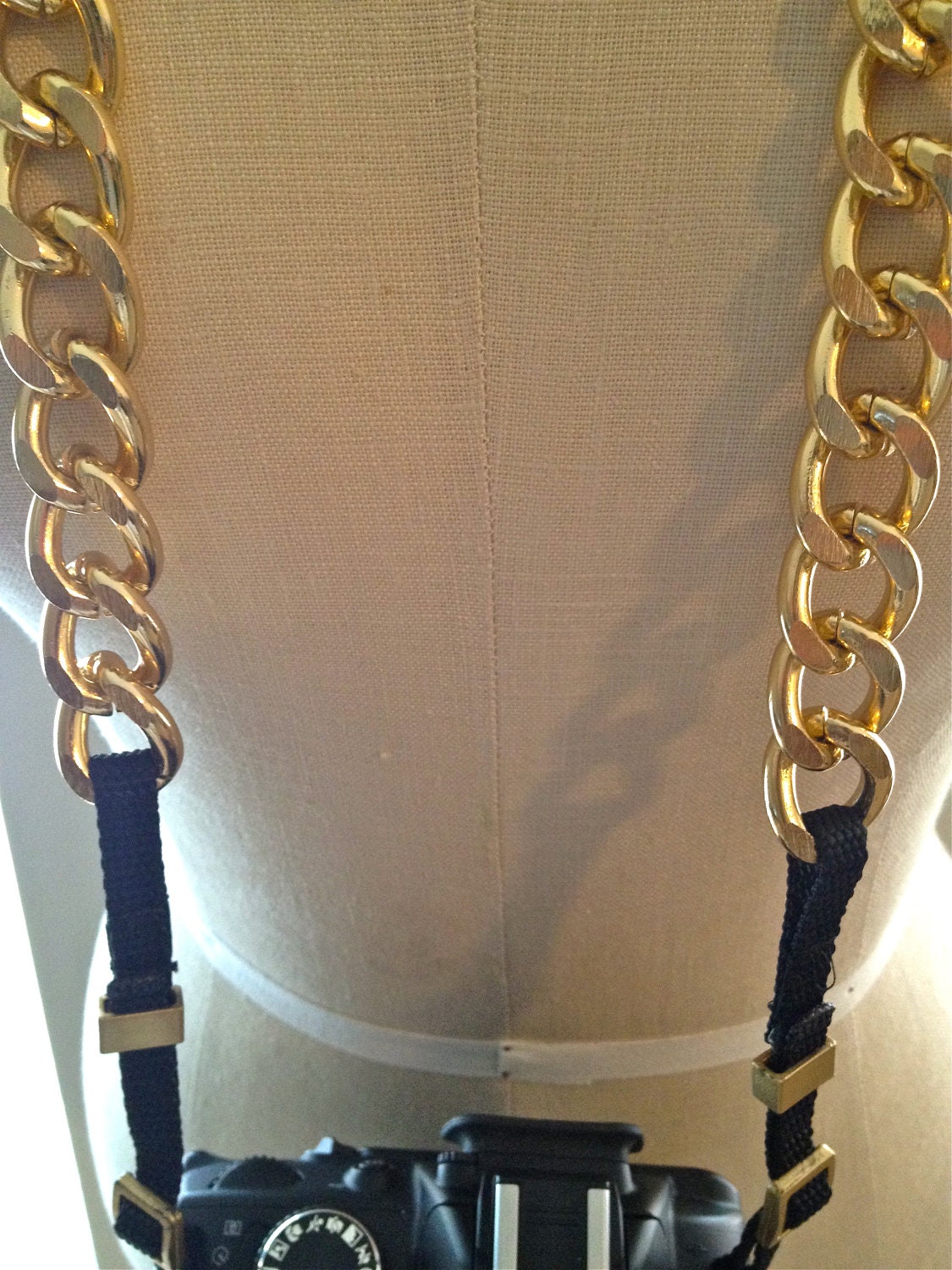 Chain link camera strap