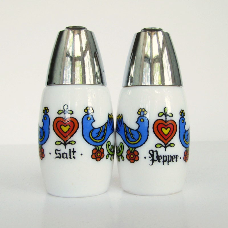 Gemco Salt and Pepper Shaker Country Festival Life Dutch Distelfink Pattern