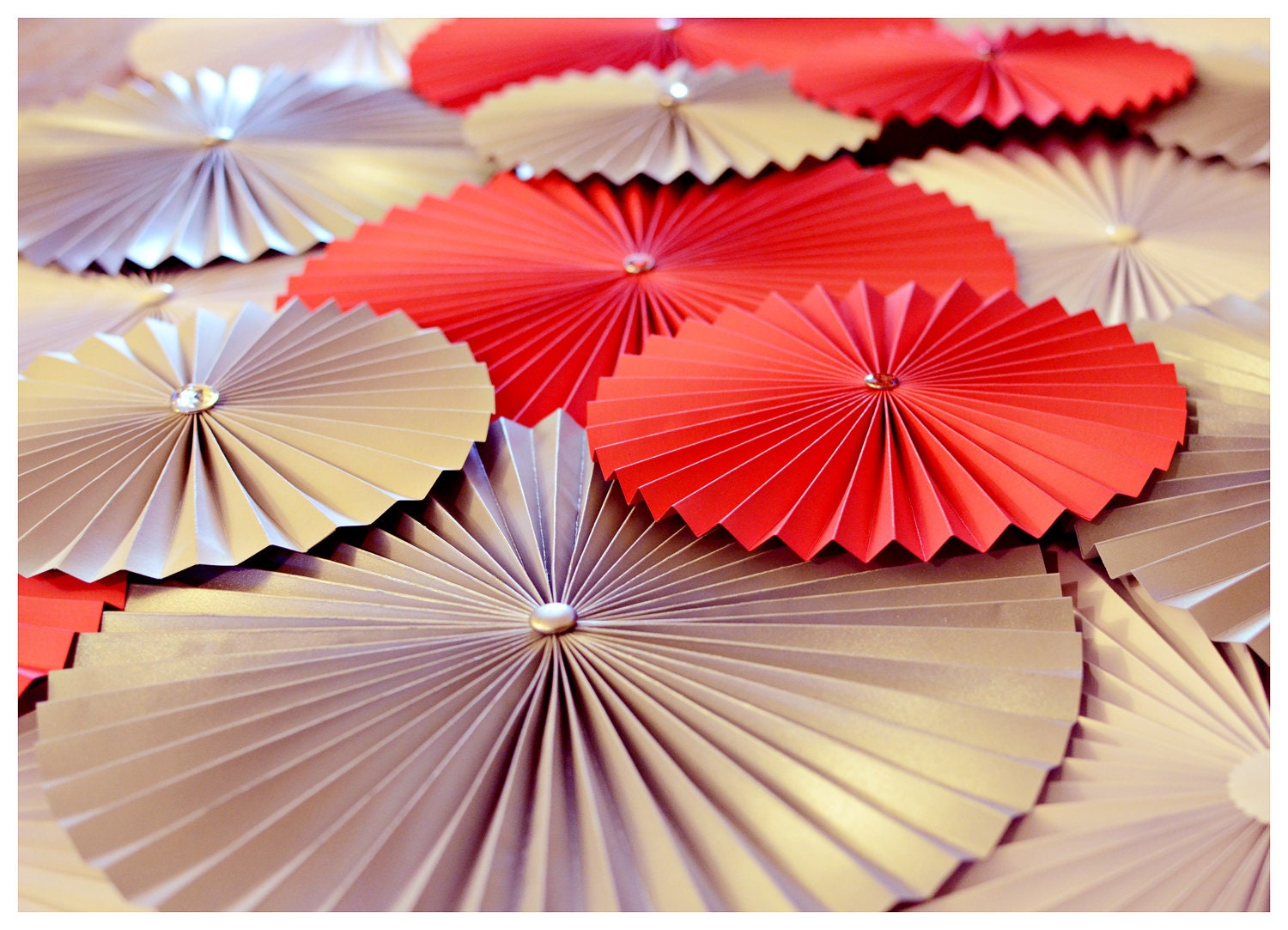 Paper Wheel Fan Flowers Background / Backdrop for Weddings, Birthday Decoration, Baby Showers, Parties, Accordion Flowers, Christmas Decor